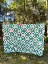 Load image into Gallery viewer, 1930s winding way quilt