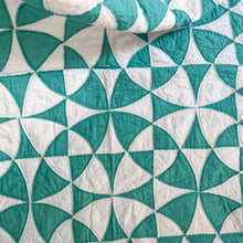 Load image into Gallery viewer, 1930s winding way quilt