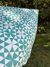 Load image into Gallery viewer, 1930s winding way quilt