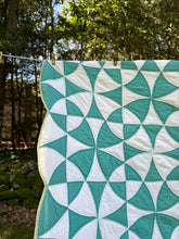 Load image into Gallery viewer, 1930s winding way quilt