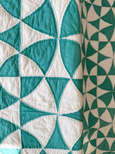 Load image into Gallery viewer, 1930s winding way quilt