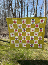 Load image into Gallery viewer, scrappy ohio star quilt