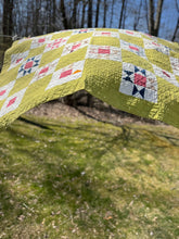 Load image into Gallery viewer, scrappy ohio star quilt