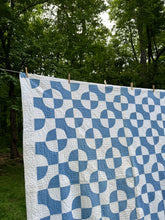 Load image into Gallery viewer, blue “beach ball” quilt
