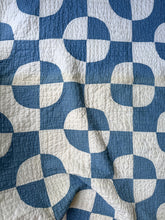 Load image into Gallery viewer, blue “beach ball” quilt
