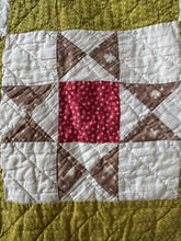 Load image into Gallery viewer, scrappy ohio star quilt
