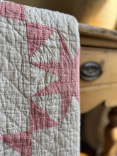 Load image into Gallery viewer, calico sun ray’s quilt
