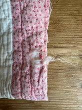 Load image into Gallery viewer, calico sun ray’s quilt
