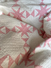 Load image into Gallery viewer, calico sun ray’s quilt
