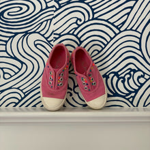 Load image into Gallery viewer, mini boden slip-on sneakers, eu 26 (us toddler 9)
