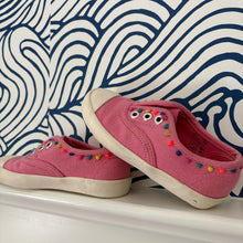 Load image into Gallery viewer, mini boden slip-on sneakers, eu 26 (us toddler 9)
