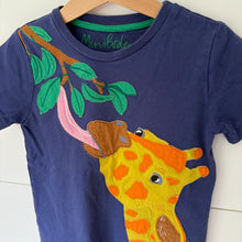 Load image into Gallery viewer, mini boden giraffe shirt 4-5 years
