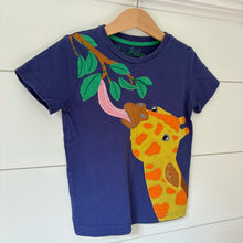 Load image into Gallery viewer, mini boden giraffe shirt 4-5 years
