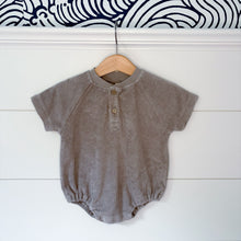 Load image into Gallery viewer, Quincy Mae Baby Terrycloth Romper/Onesie - Size 6-12 Months
