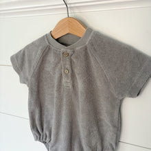 Load image into Gallery viewer, Quincy Mae Baby Terrycloth Romper/Onesie - Size 6-12 Months
