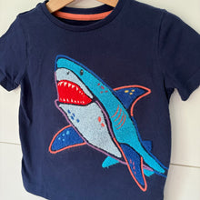 Load image into Gallery viewer, Mini Boden Boys Shark Applique Tee - 2-3 Years

