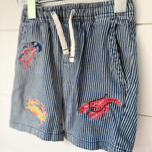 Load image into Gallery viewer, Mini Boden Boys Marine Shorts - 3 Years
