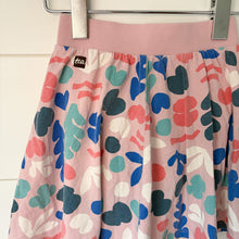 Load image into Gallery viewer, Tea Collection Coral Skort - 6 Years
