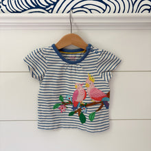 Load image into Gallery viewer, Baby Boden Girls Tropical Bird Applique T-Shirt - Size 6-9 Months
