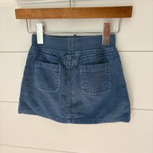 Load image into Gallery viewer, Mini Boden Corduroy Apple Skirt - Size 4-5 Years
